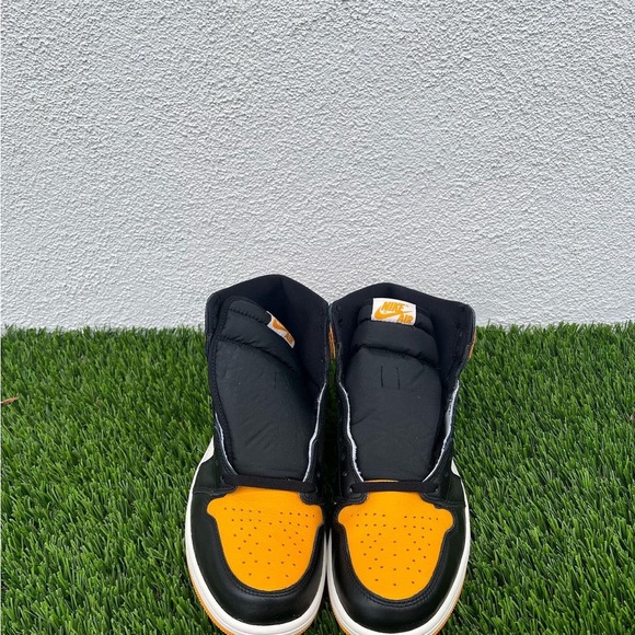 Jordan 1 high yellow size 13 mens brand new with box - Picture 3 of 4